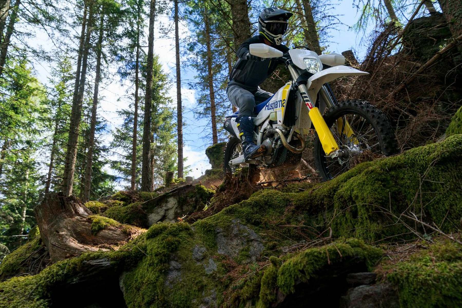 Husqvarna_Enduro_2027_11.jpg